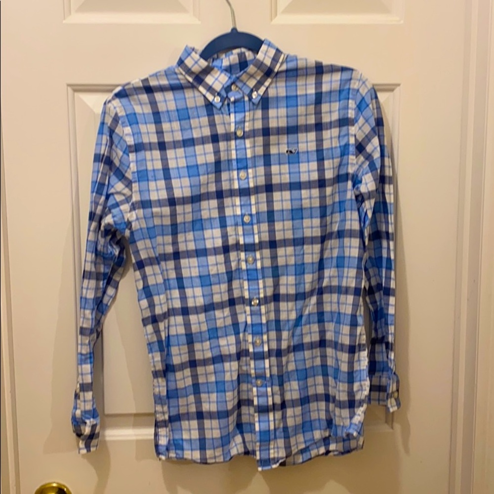 Vineyard Vines button down shirt! 🐳